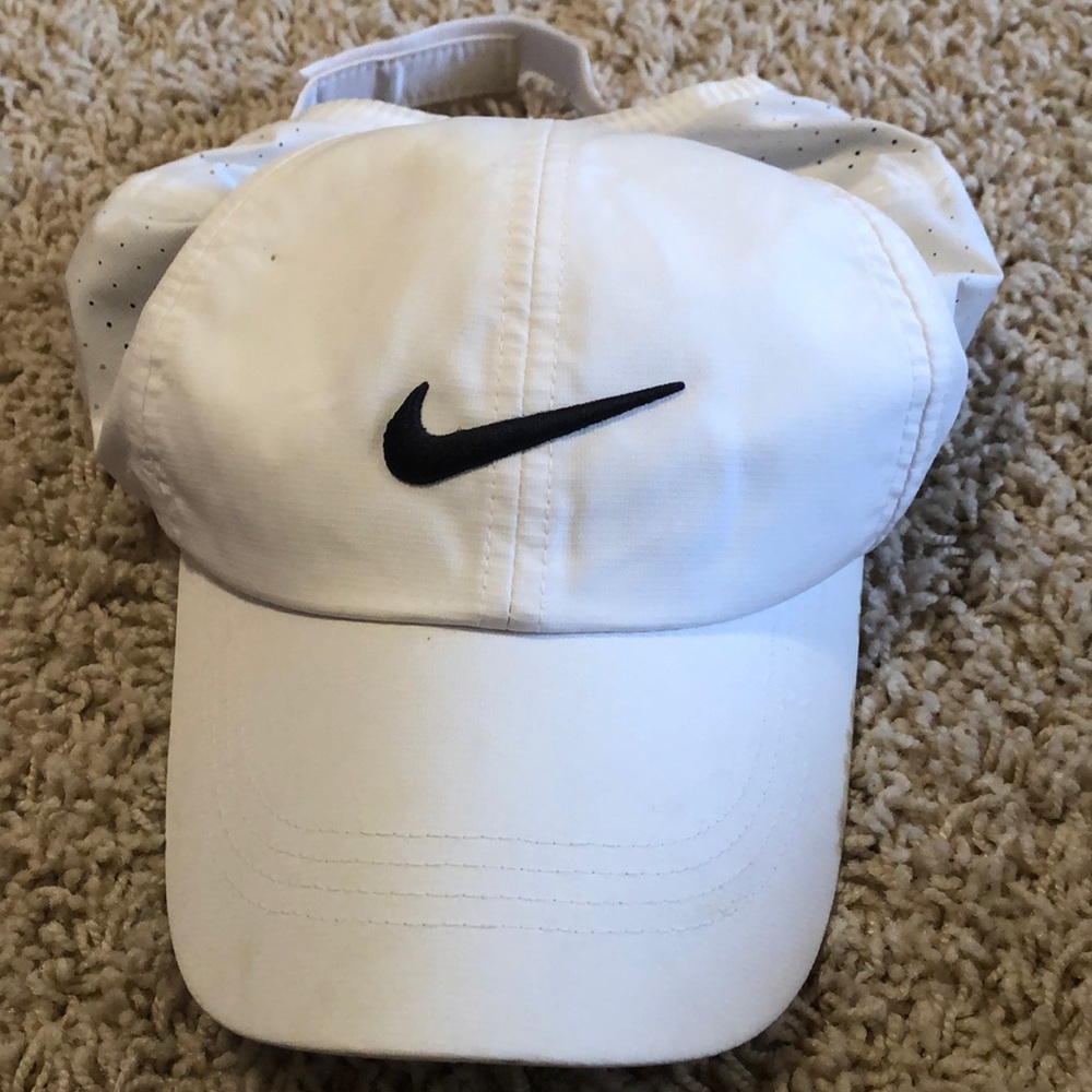 white nike hat